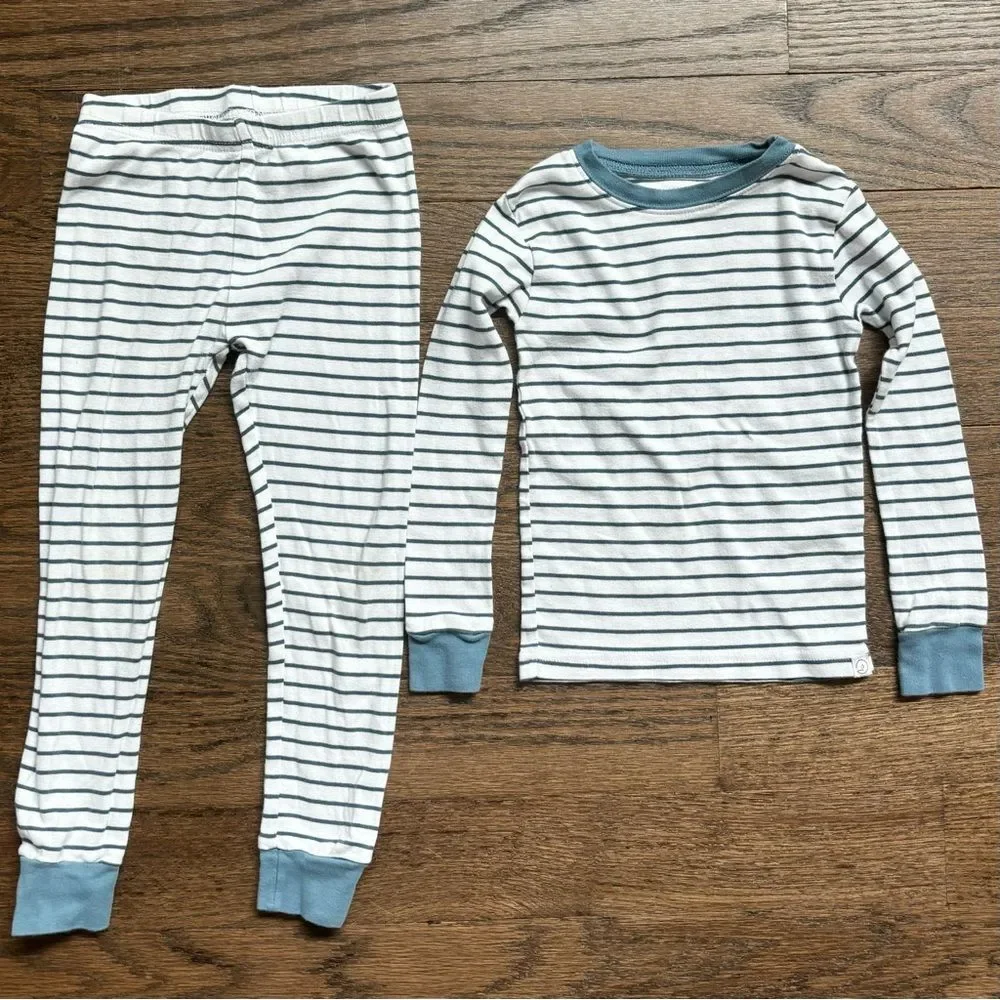Lot Bundle of 2 Pairs of 100% Organic Pajama Sets • GAP & Carters • size 4 / 4T